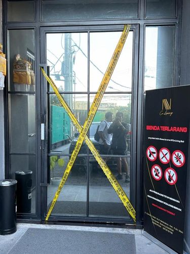 Bareskrim Polri menyegel dua tempat hiburan malam di Bali terkait dugaan peredaran narkotika. Penyegelan dilakukan di Delona di Denpasar Selatan dan di N Co-Living, Kerobokan, pada Kamis (2/4/2026).