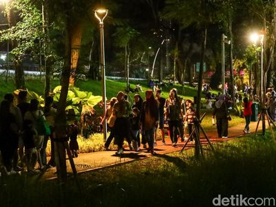Buka 24 Jam, Taman Barito Kian Ramai Saat Long Weekend