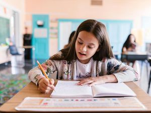 25 Contoh Soal TKA Bahasa Indonesia SMP 2026 dan Kuncinya untuk Belajar