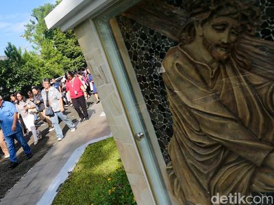 Jumat Agung, Umat Katolik Jalani Prosesi Jalan Salib