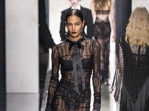 Foto: Dolce & Gabbana Tegaskan Identitas Lewat Koleksi Fall/Winter 2026