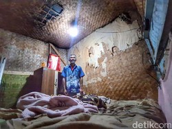 Getir Saparudin Hidup di Rumah Reyot dan Tidur Berdempetan Bak Pindang
