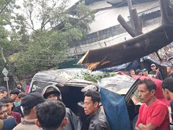 Bandung Raya Sepekan: Petaka Hujan Angin Tewaskan Pengendara