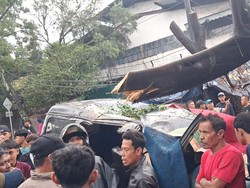 Tragis! Diding Tewas Tertimpa Pohon Tumbang di Caringin Bandung