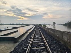 Jalur HIlir di Grobogan Kebanjiran, 8 Perjalanan KA Terdampak