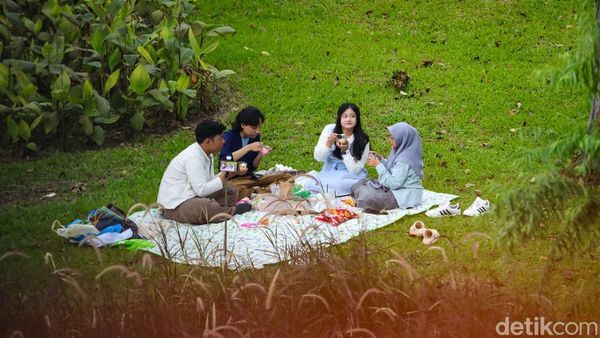 Tebet Eco Park Jadi Favorit Warga Saat Libur Panjang