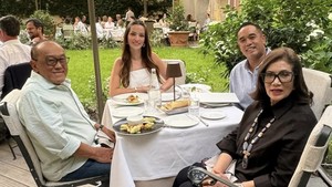 16 Tahun Menikah, Nia Ramadhani dan Ardi Bakrie Tetap Mesra Kulineran Bareng