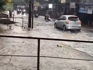 Kali Meluap Usai Hujan Deras Bikin 2 Titik di Tangsel Terendam Banjir