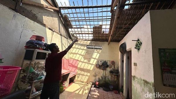 Angin Kencang di Kediri, Atap Rumah Warga Porak-poranda