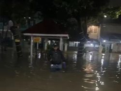 Video: Pondok Ijo Ciputat Banjir Nyaris 1 Meter Setelah Hujan Deras