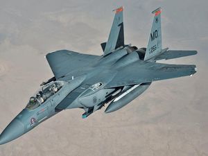 Geger Jet Tempur Canggih F-15E Amerika Ditembak Jatuh di Iran