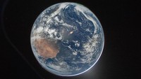 Astronaut Artemis 2 Jepret Foto Bumi 'Blue Marble' Menakjubkan