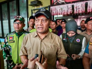 Ahmad Luthfi Upayakan Layanan Dasar Korban Banjir Demak Tetap Terpenuhi