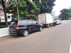 5 Mobil Alami Kecelakaan Beruntun di Exit Tol Lenteng Agung Jaksel