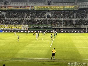 Babak Pertama Persebaya Vs Persita Berakhir Imbang