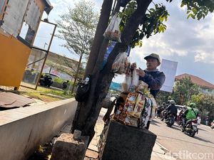 Kisah Tatan, dari Cangkul di Kampung hingga Cangkir Kopi Jalanan