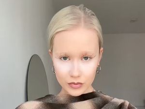 Viral Tren Makeup Blush Putih yang Bikin Wajah Glowing, Begini Cara Pakainya