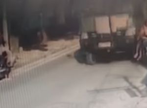 Video: Polisi Koordinasi dengan POM TNI soal Truk Tabrak Motor di Kalideres