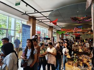 Demi Tari Kecak, Pengunjung Asal Tangerang Rela Datang ke TMII untuk War Tiket