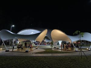 Ada Air Mancur Menari-Konser Musik di Taman Bhaypark Polda Babel