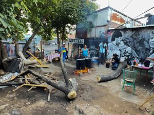 Rumah Kecil Maradona Kini Jadi Dapur Umum, Ratusan Orang Antre Tiap Minggu