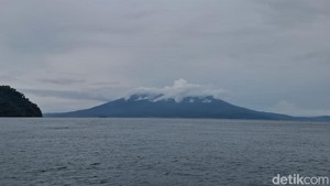 Status Gunung Anak Krakatau Naik Jadi Level III Siaga