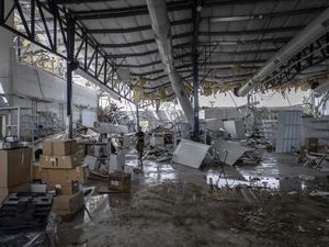 Rudal Iran Hantam Tel Aviv, Beberapa Orang Terluka