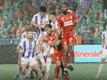Persib Menang 2-0 di Kandang Semen Padang, Bojan Hodak Lega