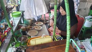 Racikan Rempah Gurih, Nasi Becek Cangkringan Nganjuk Bikin Pelanggan Ketagihan