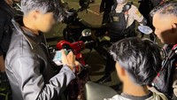 Patroli di Jaktim, Brimob Polda Metro Bubarkan Remaja yang Pesta Miras