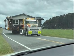 Viral Pindah Rumah Serumah-rumahnya di Selandia Baru