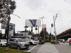 Bikin Resah Warga, Baliho Aku Harus Mati Diturunkan Satpol PP DKI