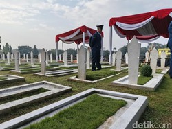 Suasana TMP Cikutra Jelang Pemakaman Mayor Zulmi