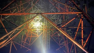 Pemuda di Banyumas Nekat Mau Akhiri Hidup Panjat Tower 70 Meter gegara Asmara