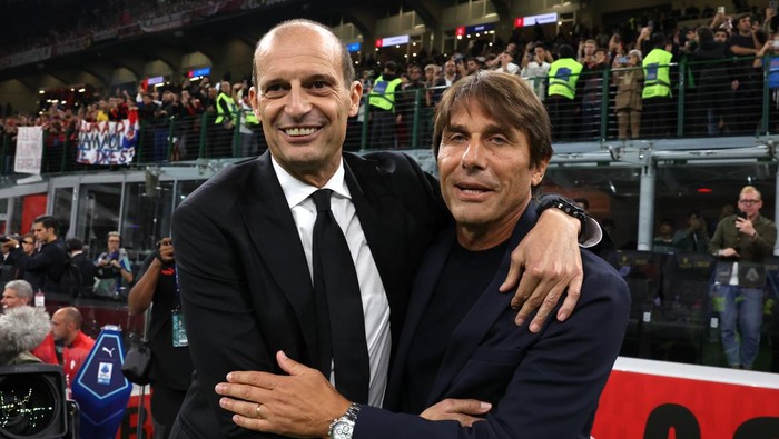 Antonio Conte (Napoli) unggul rekor pertemuan melawan pelatih AC Milan Massimiliano Allegri.