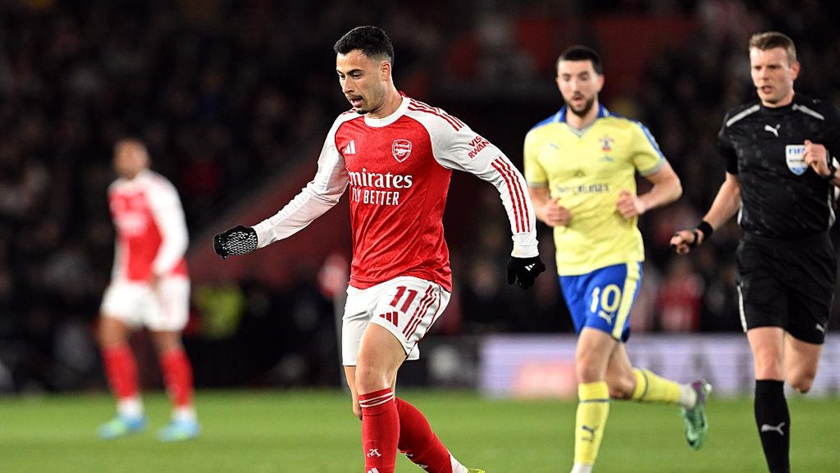 Gabriel Martinelli dikritik karena mendorong wasit saat Arsenal kalah dari Southampton. (Arsenal FC via Getty Images/Stuart MacFarlane)