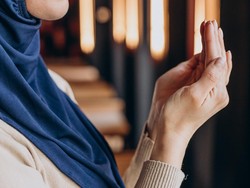 17+ Bacaan Doa Sehari-hari yang Mudah Dihafal: Arab, Latin, dan Artinya