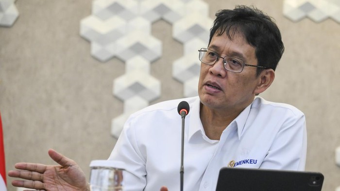 BBM bersubsidi tidak naik hingga akhir 2026 Menteri Keuangan Purbaya Yudhi Sadewa memberikan keterangan pers mengenai kebijakan transportasi dan BBM di Jakarta, Senin (6/4/2026). Pemerintah memastikan tidak bakal ada kenaikan nilai BBM bersubsidi hingga akhir 2026 guna menjaga stabilitas ekonomi dan daya beli masyarkat. ANTARA FOTO/Hafidz Mubarak A/agr