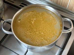 Bukan Cuma Air Mineral, 5 Cairan Ini juga Ampuh Bantu Hidrasi Tubuh