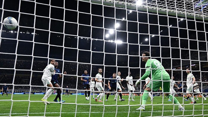 MILAN, ITALY - APRIL 05:  Marcus Thuram of Inter scores goal during the Serie A match between FC Internazionale and AS Roma at Giuseppe Meazza Stadium on April 05, 2026 in Milan, Italy. (Photo by Image Photo Agency/Getty Images)