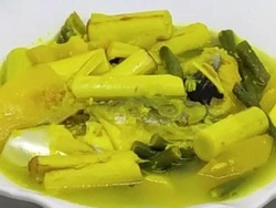 Resep Juhu Singkah Uwei, Sayuran Orang Dayak yang Terbuat dari Umbut Rotan