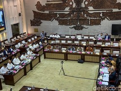 Purbaya Pastikan Harga BBM Subsidi Tak Naik di 2026, DPR Tepuk Tangan