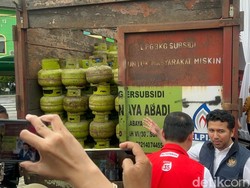 Wagub Emil Cek Elpiji di Jatim, Minta Pertamina Pastikan Distribusi Lancar
