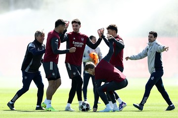 Latihan Baru Arsenal: Pakai Pulpen!
