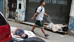 Buenos Aires Argentina Dipenuhi Orang Tidur di Jalanan