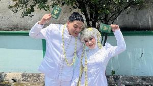 Visual Kreator Cimoy Nuraini saat Nikah Bikin Semua Mata Tertuju Padanya