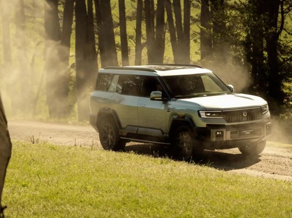 Potret Denza B8, SUV Mewah yang Makin Dekat ke Indonesia