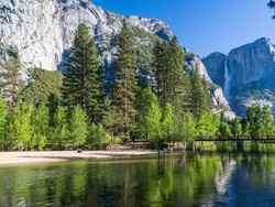 Trump Buka Taman Nasional AS untuk Industri Energi Besar