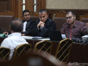 Tuntutan 6-15 Tahun Bui untuk 3 Mantan Anak Buah Nadiem dalam Kasus Chromebook