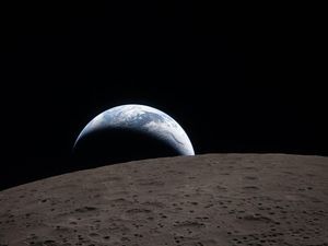 NASA Bagikan Foto Earthset dan Gerhana Matahari Langka dari Artemis II